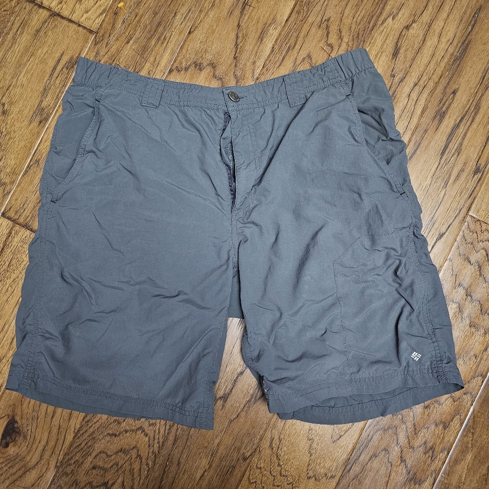 Columbia Men's Size 36 Omni-Shade Sun Protection Gray Cargo Shorts